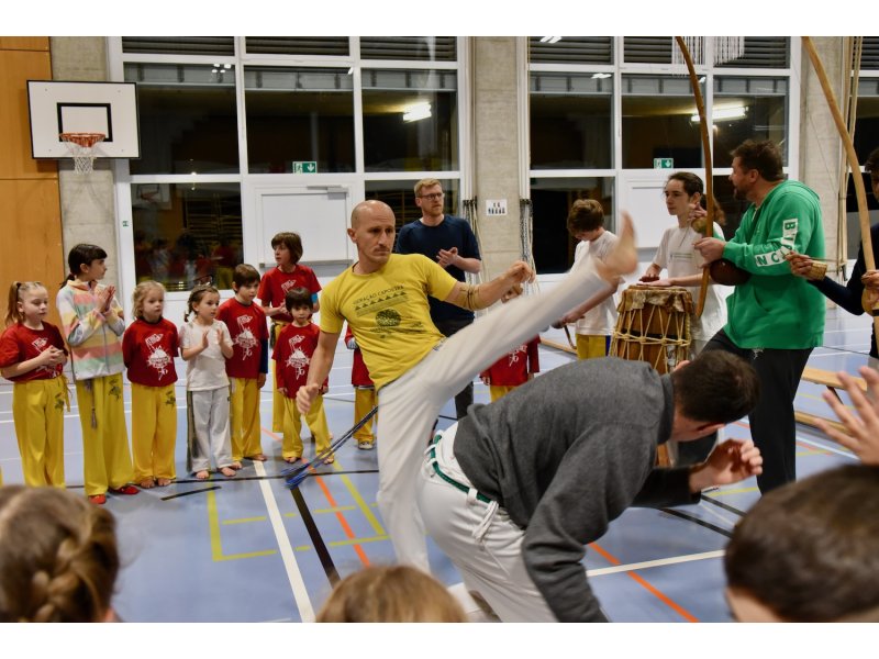 RODA DE NOEL vendredi 8 2023 - Cours : Minis - Maxis - Adultes et  Roda de bienvenue — 7