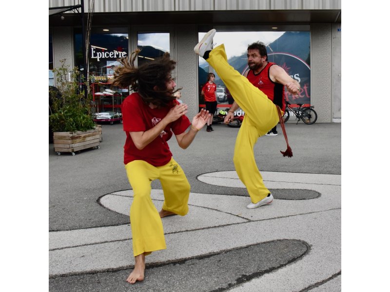 Rencontre de Capoeira de fin d'année les 14-15 juin 2024  Démonstration au Tandem Café — 12